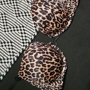 32D VS Bombshell pushup bra